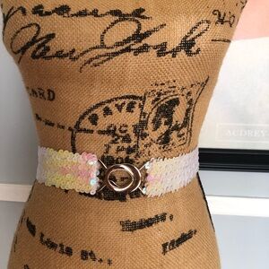 🤍NEW Elegant Sequin White Belt with Silver Tone Buckle🤍